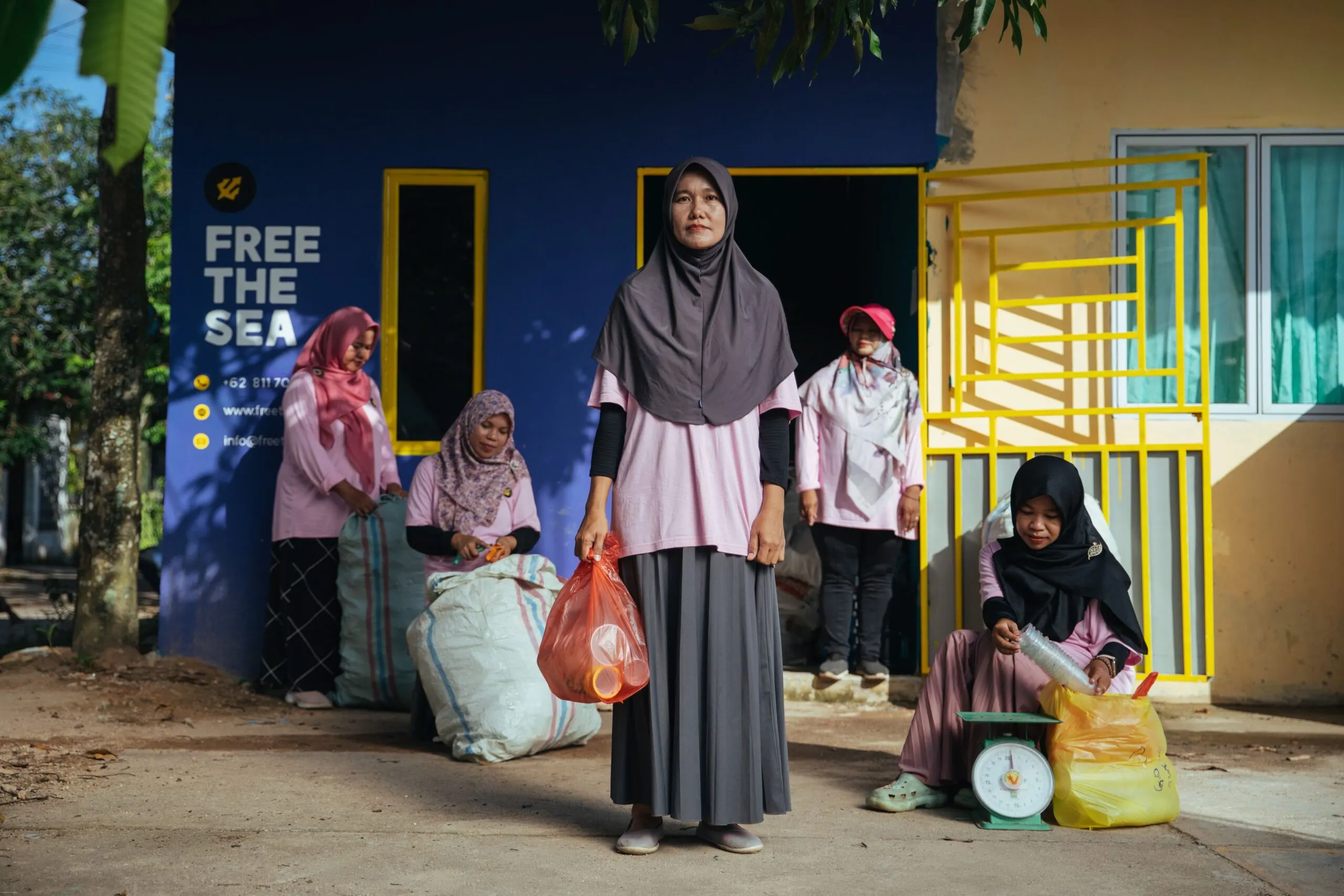 Meet the Plastic Keepers — documentary
